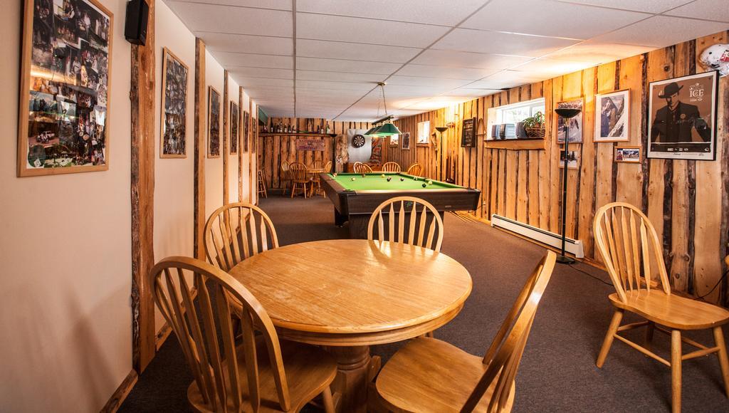 Mulvehill Creek Wilderness Inn And Wedding Chapel 雷夫尔斯托克 外观 照片