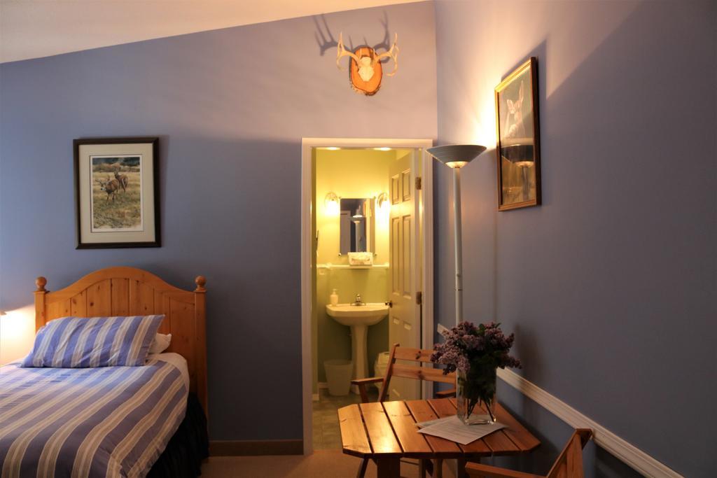 Mulvehill Creek Wilderness Inn And Wedding Chapel 雷夫尔斯托克 客房 照片