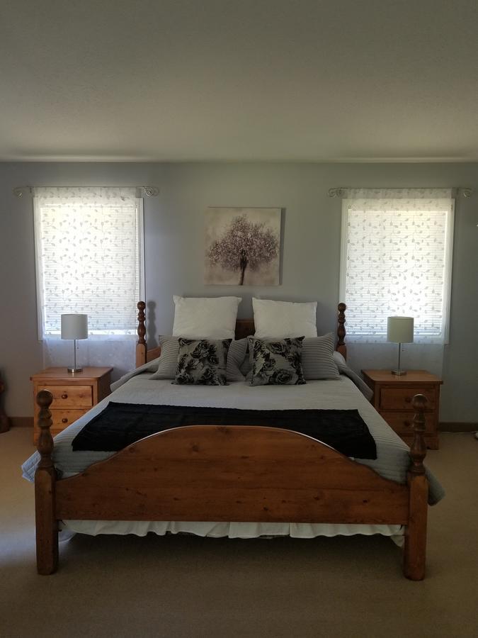 Mulvehill Creek Wilderness Inn And Wedding Chapel 雷夫尔斯托克 外观 照片