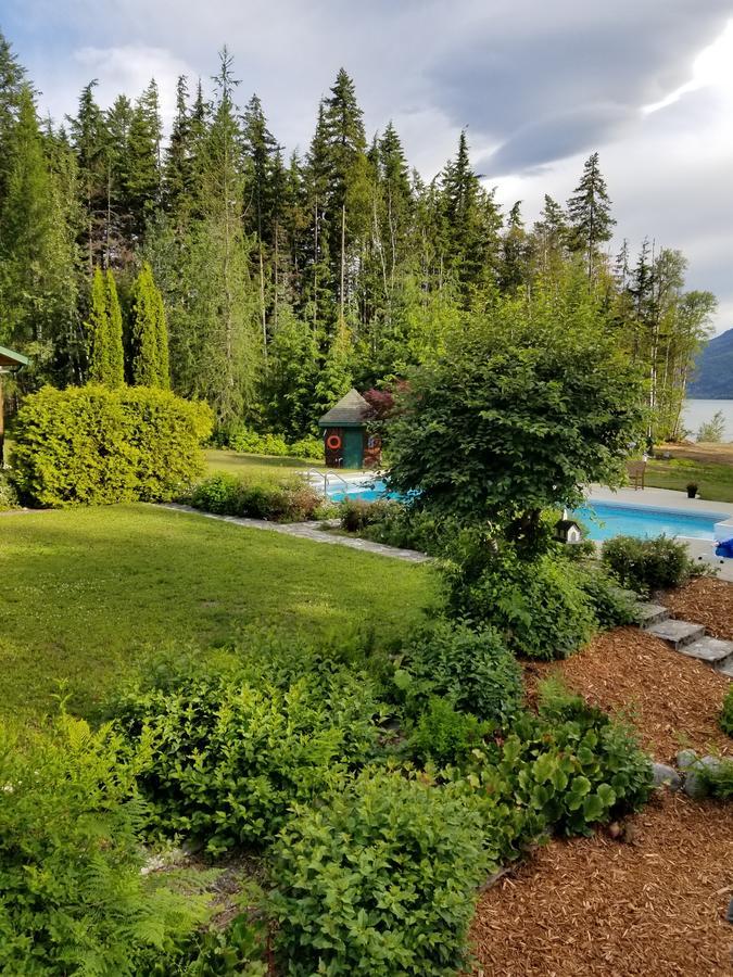 Mulvehill Creek Wilderness Inn And Wedding Chapel 雷夫尔斯托克 外观 照片